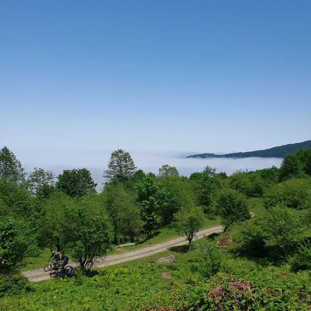 تور دوچرخه‌سواری و کمپینگ مازیچال با پارماگشت