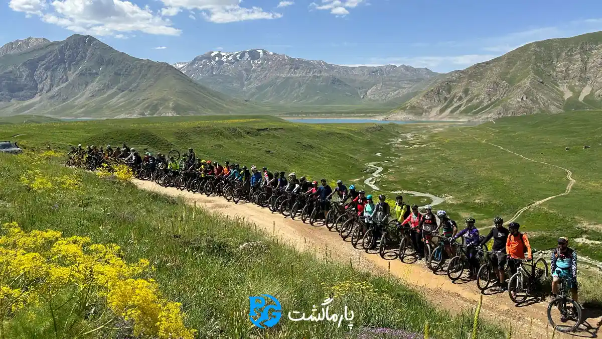 دوچرخه سواری در دشت لار با پارماگشت