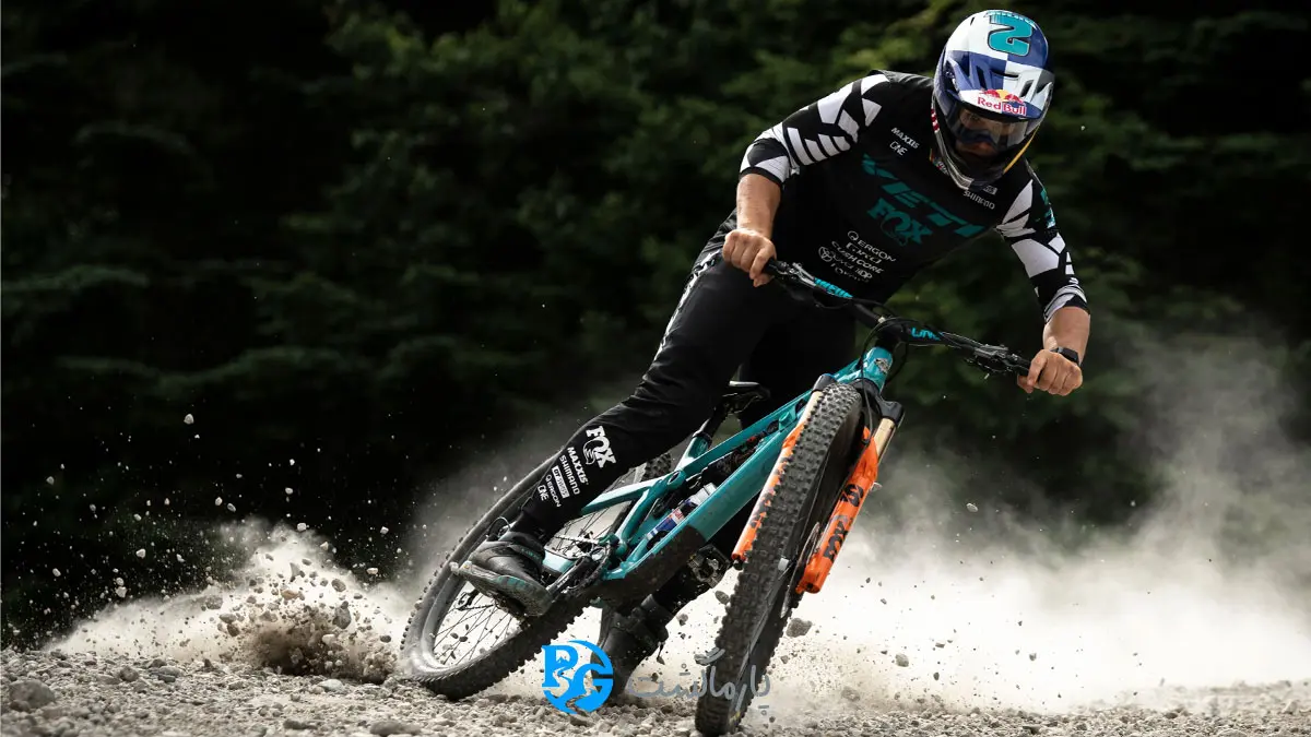 دانهیل و لاستیک مکسیس در فروشگاه پارماگشت