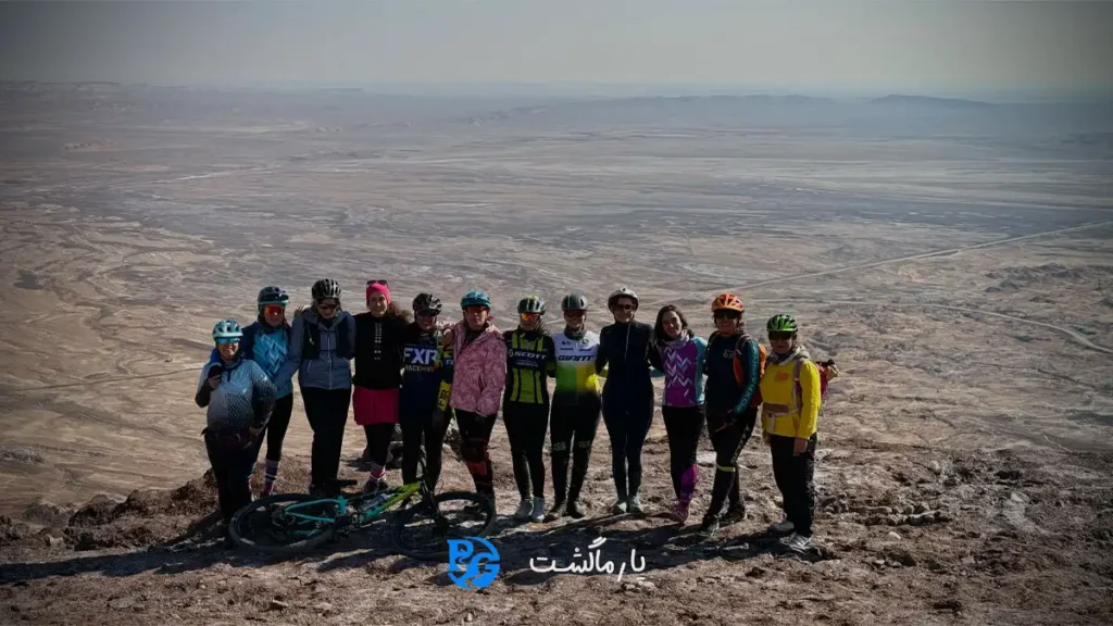 سفرنامه سفر یک روزه گنبد نمکی قم با پارماگشت